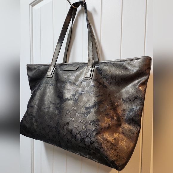GUCCI Imprime GG Costed Metallic Olive Canvas XL Zip Tote - Picture 4 of 16